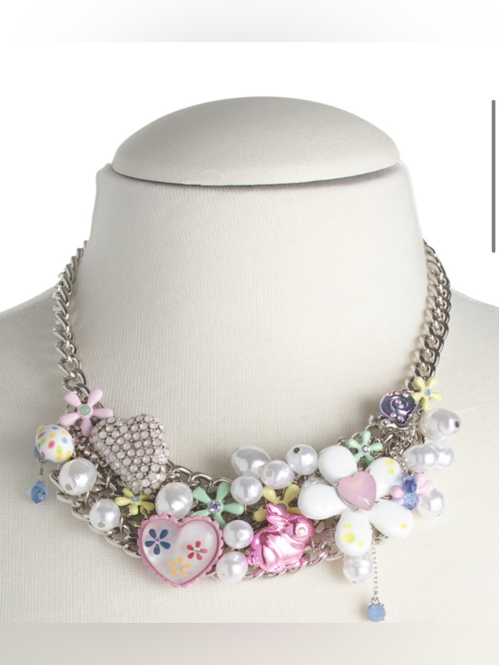 🆕- FABULOUS LIMITED EDITION BETSEY JOHNSON SLIVER PLATED FLOWER BIB